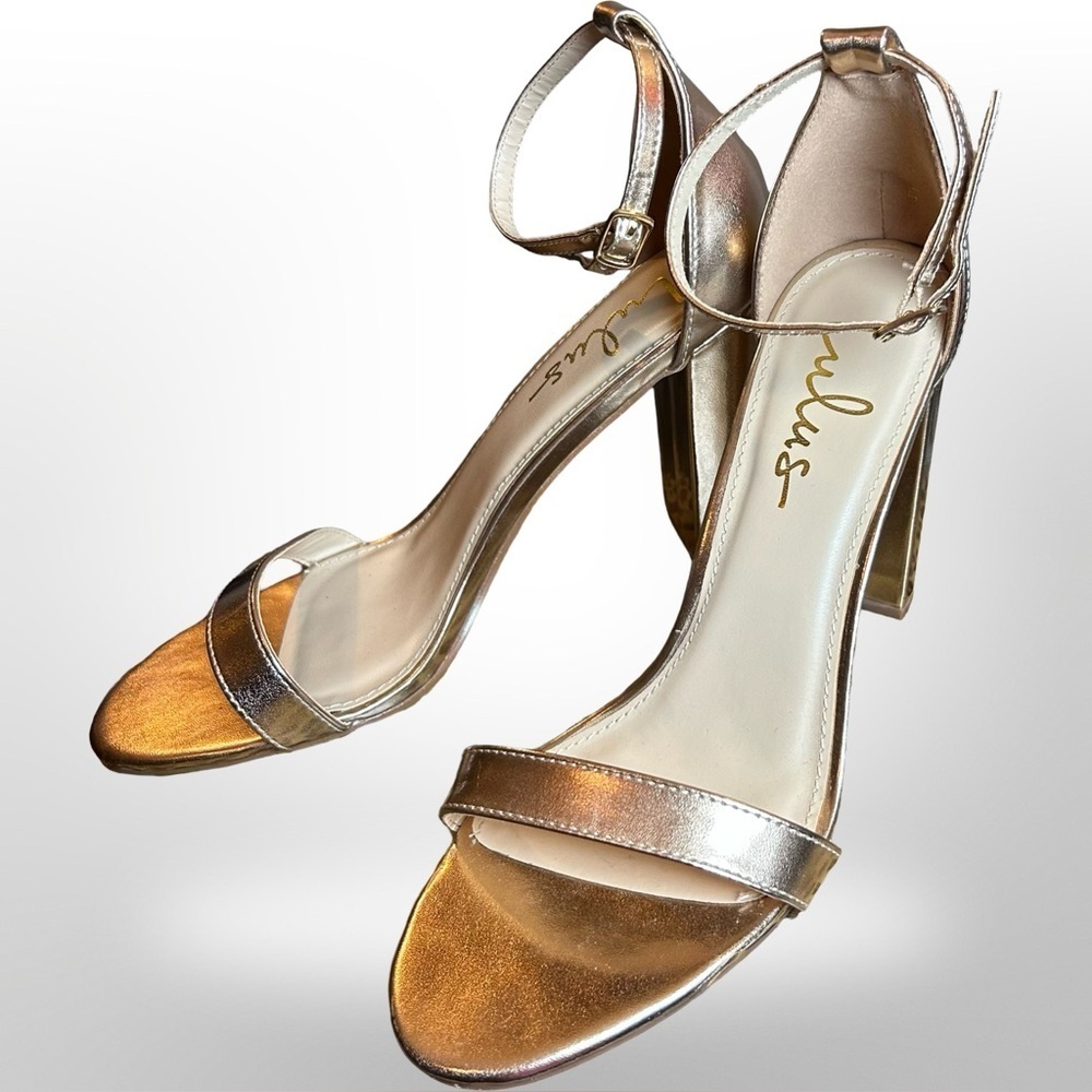 Lulus Taylor Bronze/ Rose Gold Ankle Strap Heels – Size 10